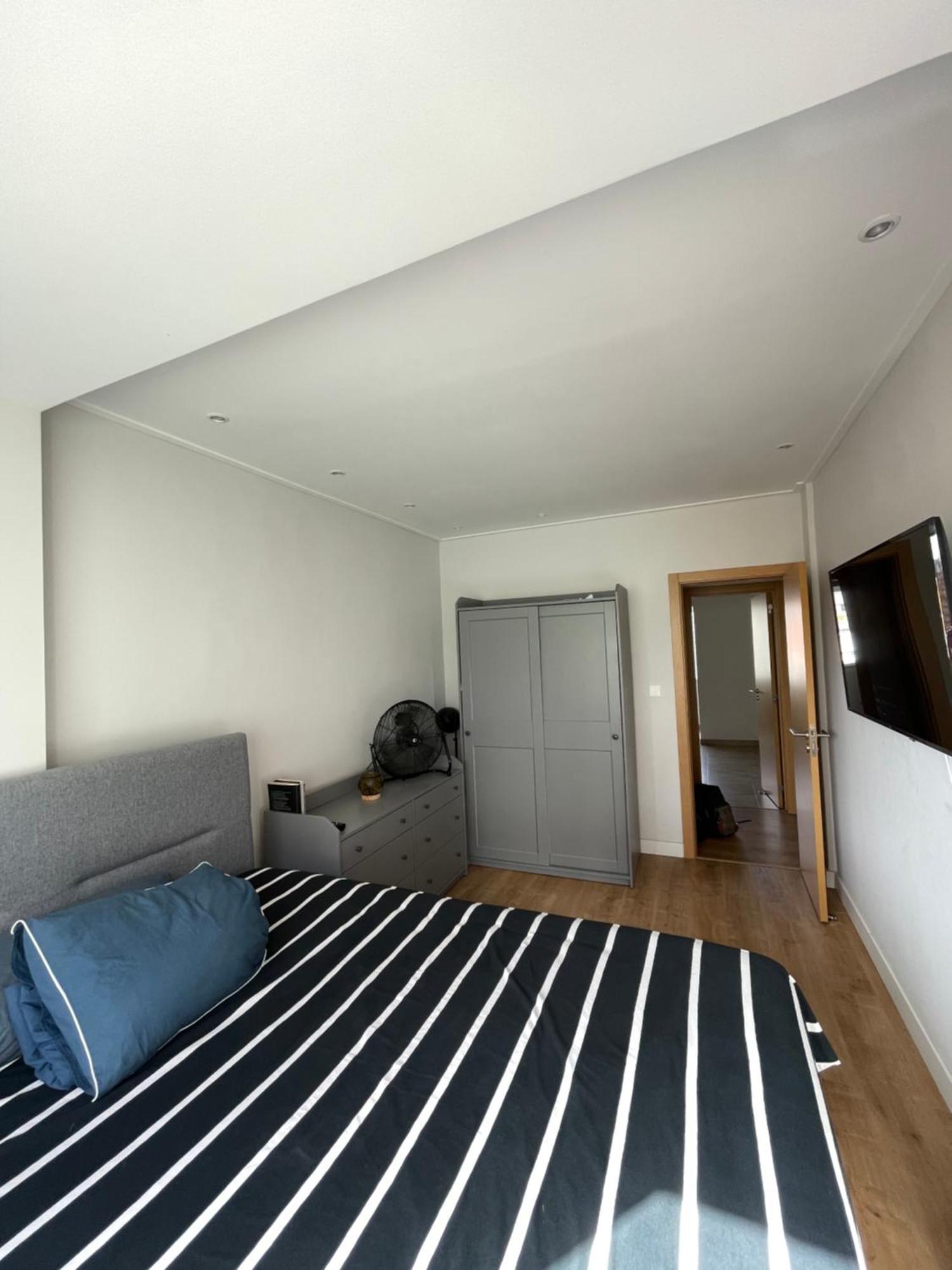 Quarto De Casal Close To Lisbon Flat Equipado Almada Pokój zdjęcie