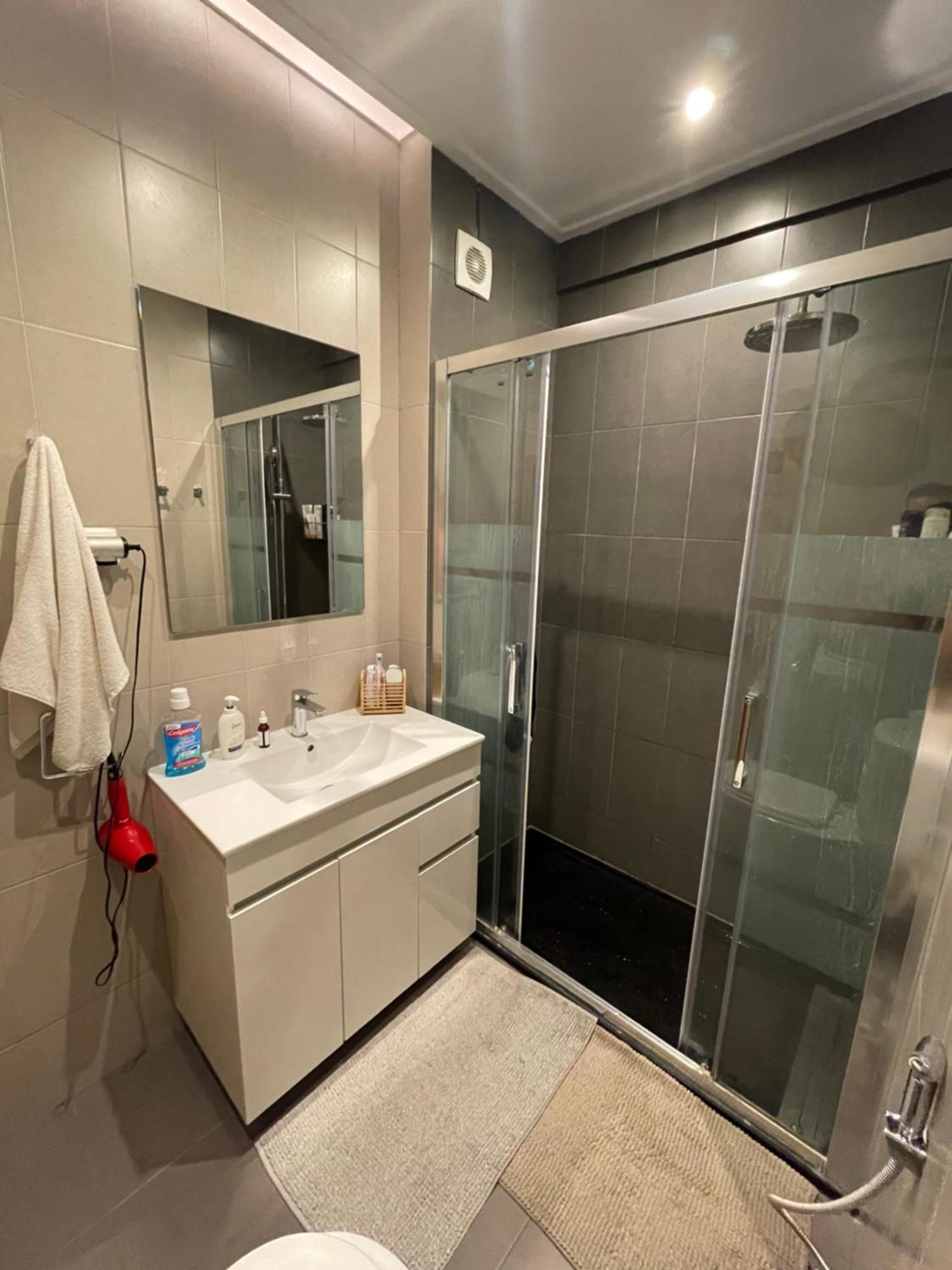 Quarto De Casal Close To Lisbon Flat Equipado Almada Zewnętrze zdjęcie